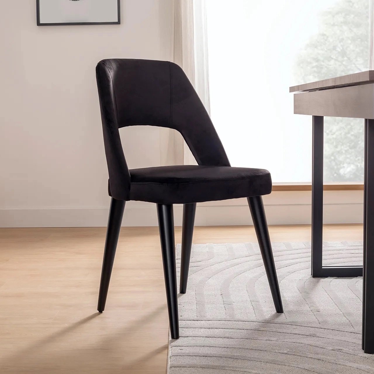 Aryam dining chair
