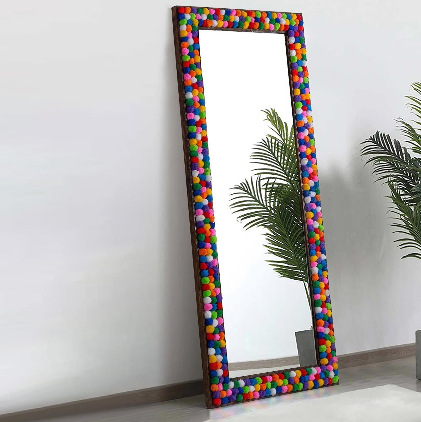 Istrefi stand mirror