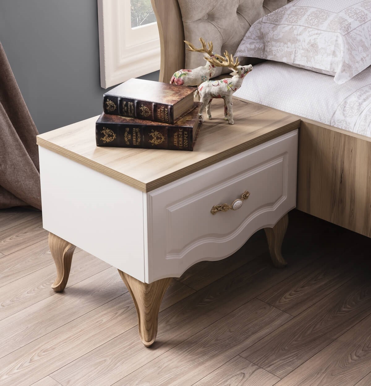 Majesty Bedroom Nightstand